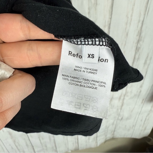 Reformation Jeans Classic Black Tee Xs - Picture 3 of 3